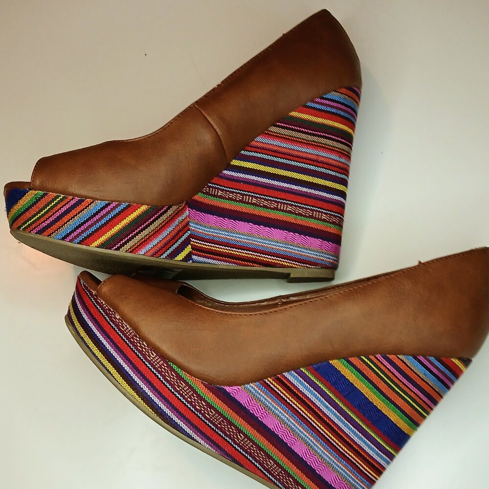 EUC Charlotte Russe 5 Inch Peekaboo Wedge Heel Women's Size 8 - Picture 6 of 6